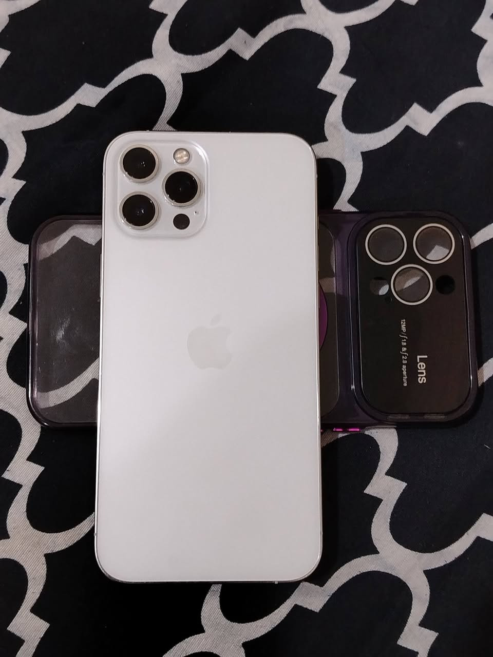 سلام عليكم 12 برو ماكس
ذاكرة. 128
بي فطر خفيف ب شاشه من جوه ما مئثر عليه 
مبدل شاشه وبطاريه لا اصلي ولا عادي درجه متوسطه شحن مالته زين سعر 325  بي مجال بسيط *********** بعقوبه
