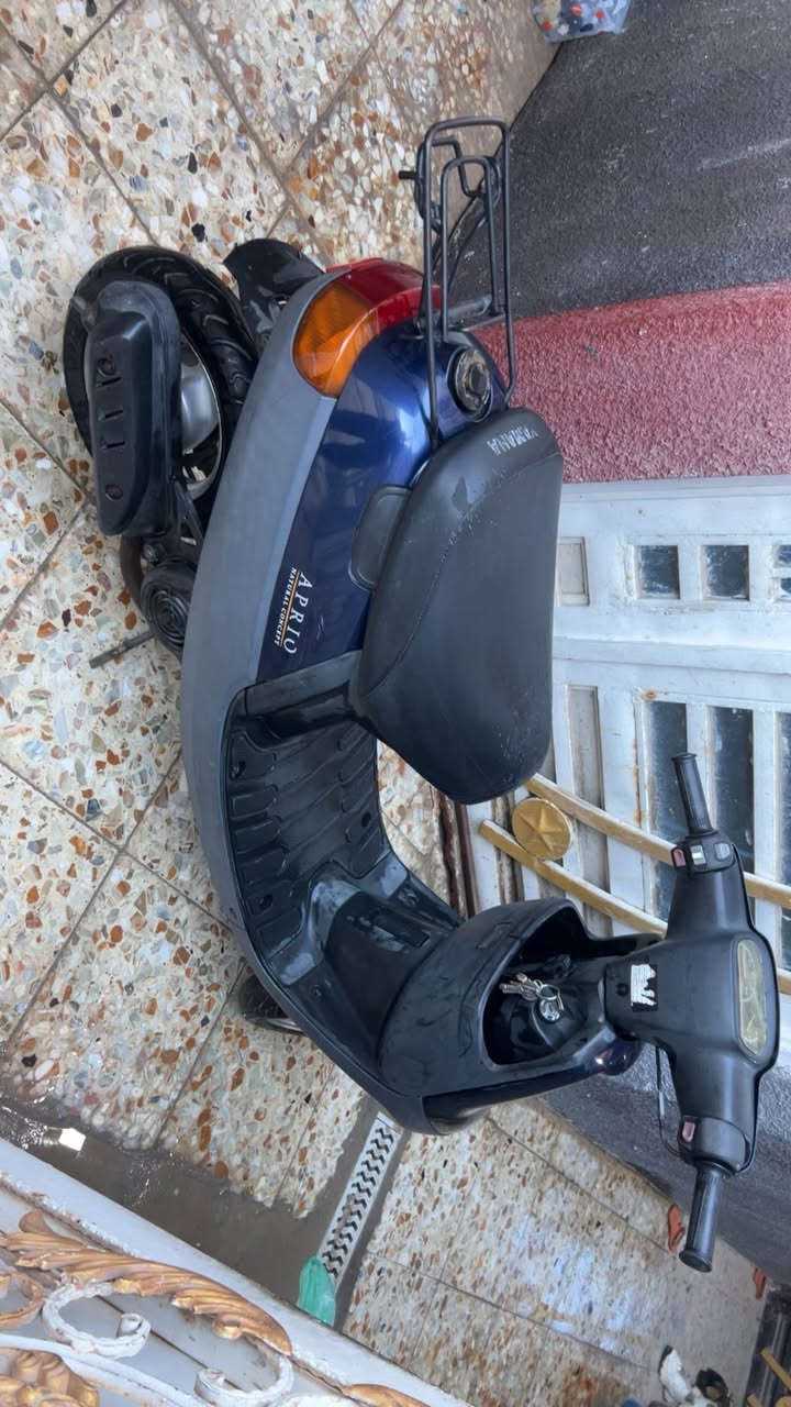 سلام عليكم 
دراجه بطه للبيع 
موديل 99
نضيفه ڪُلش ع وضع الحاويه مامفتوح برغي بيها 
تجي وتشوف الدراجه احله وانضف بعد بالحقيقه 
السعر 700 وبيها مجال 
***********
***********
