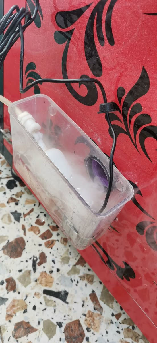 فقاسة للبيع فول اتوماتيك ٦٨ بيض قابل لزياده مكان كركوك ***********
