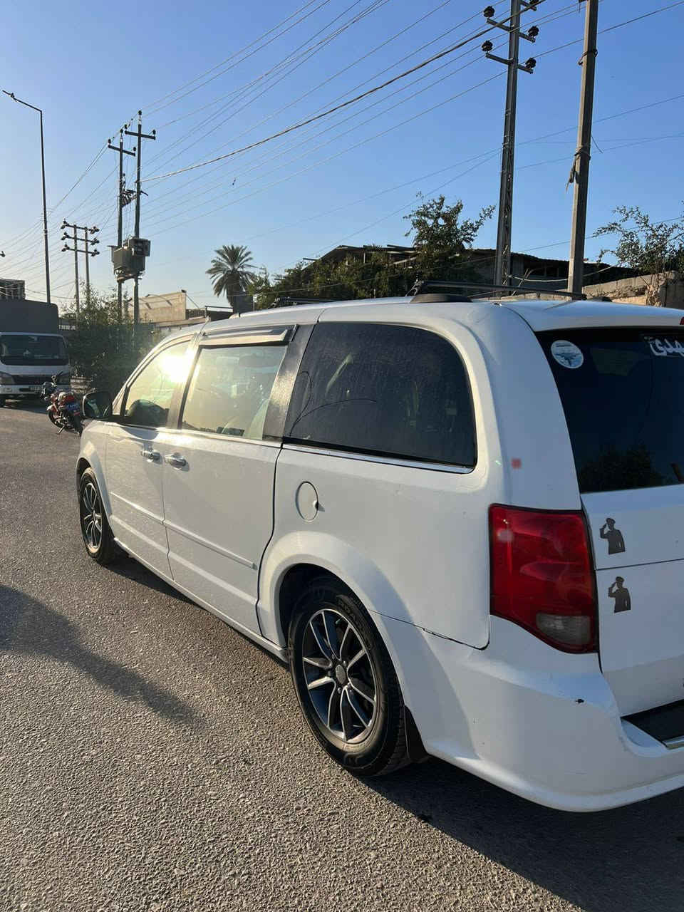 رمضان كريم 
للبيع سياره دوج كرفان موديل ٢٠١٧ rt
سنويه لل٢٠٣٠ رقم انكليزي بابل 
المواصفات
 بيبان كهرباء
 جنطه كهرباء 
كشنات جلد سياحي 
الضرر وحادثها جنطه 
سونار موجود
السعر ١٩٠وبيها مجال 
للاتصال ***********
***********
