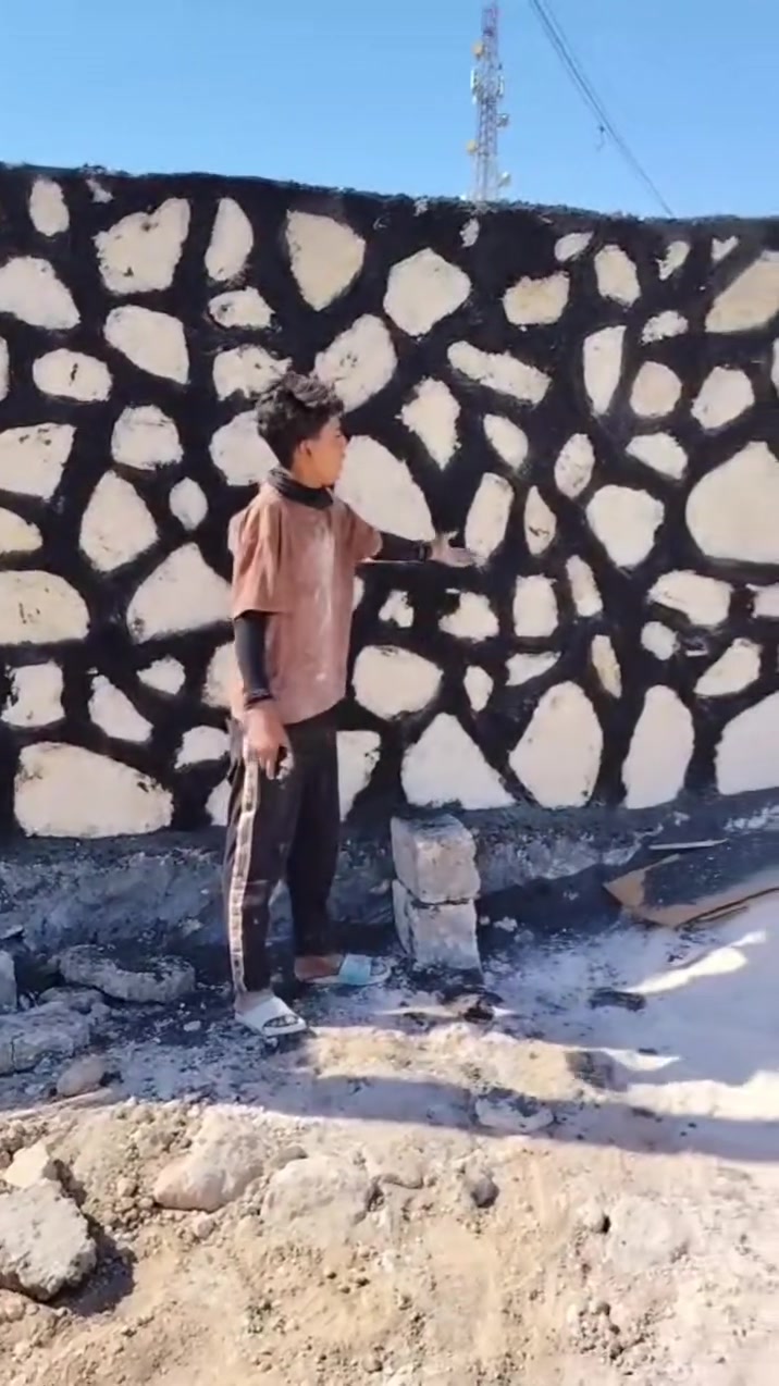 *********** يا الله صلي على محمد وال محمد اكمال السياج اخونا ابو علي في المحافظات المسيب للكرست عمل شغل درجه اولى رباط 50 ب 50 سمك البناء 30 كل ثلاثه مترات دنجه للكرست عمل كل المحافظات العراق سعر خاص السعر تنافس الكهربائيه كرسته عمل
