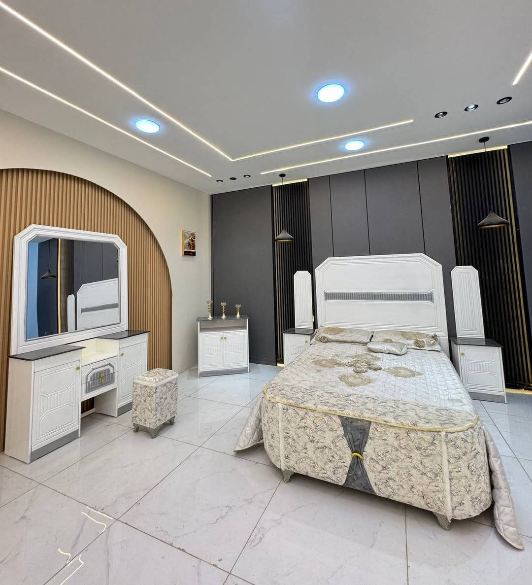 حصرياً الموديل الجديد   

السعر مليون دينار فقط 😍

غرفه نجاره قتصاديه 🛌

متكونه من 9 قطع مميزه 

الكنتور ارتفاع 240 طول 320 

مع الزاويه مجموع الطول 4 امتار 

السمك الخارجي للغرفه 5 ملم انديف

والسمك الداخلي 3 ملم معاكس ابيض

سعر الشازلون الخزان 75 الف 

سعر الشازلون المقعد 50 الف 

متوفر توصيل وشد داخل بغداد 😊

متوفر توصيل وشد لكافة محافضات العراق 🇮🇶


**إذا كنت صاحب هذا الإعلان وتريد حذفه لأي سبب، رجاءا أرسل رسالة إلى الدعم الفني**