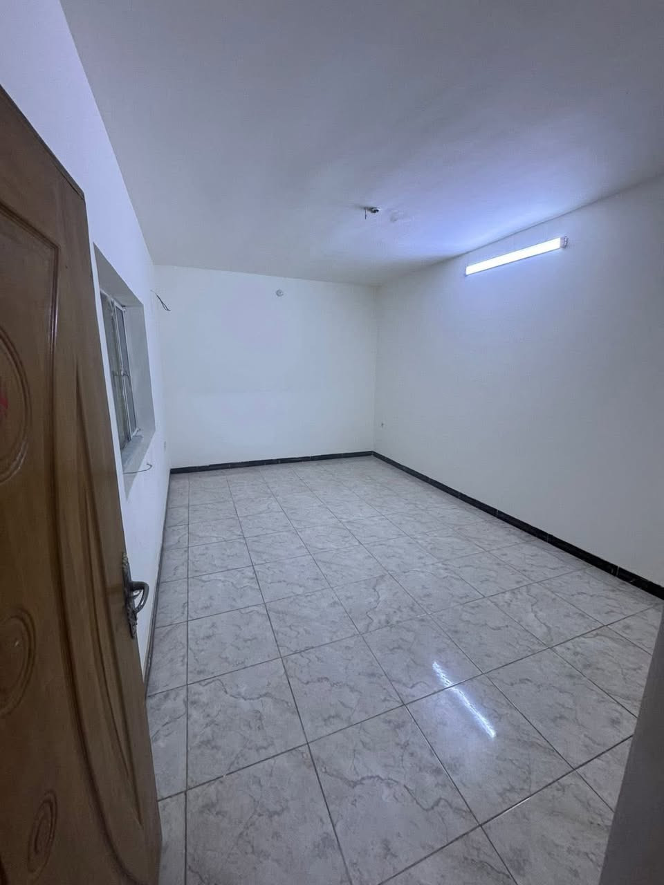 للايجار في السيديه بيت مساحه 150متر 4غرف نوم صاله مطبخ حولي خدمات عدد 2للاستفسار اكثر ***********

