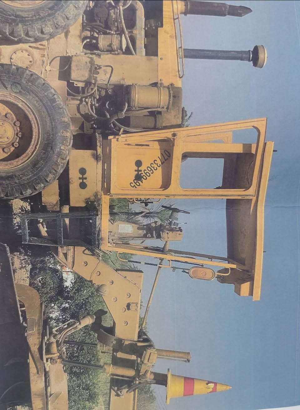 كريدر كوماتسو 605للبيع مكينه جاهزه للعمل سنويه تنتهي 2031 تحويل ثاني يوم مباشره مكلف بل نشر رقم راعي لمكينه***********
