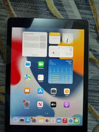 · يباد اير٢  شري اتصل 07705313065 ذاكرة ٦٤ بصمة حجم الشاشة ١٠ السعر ١٢...