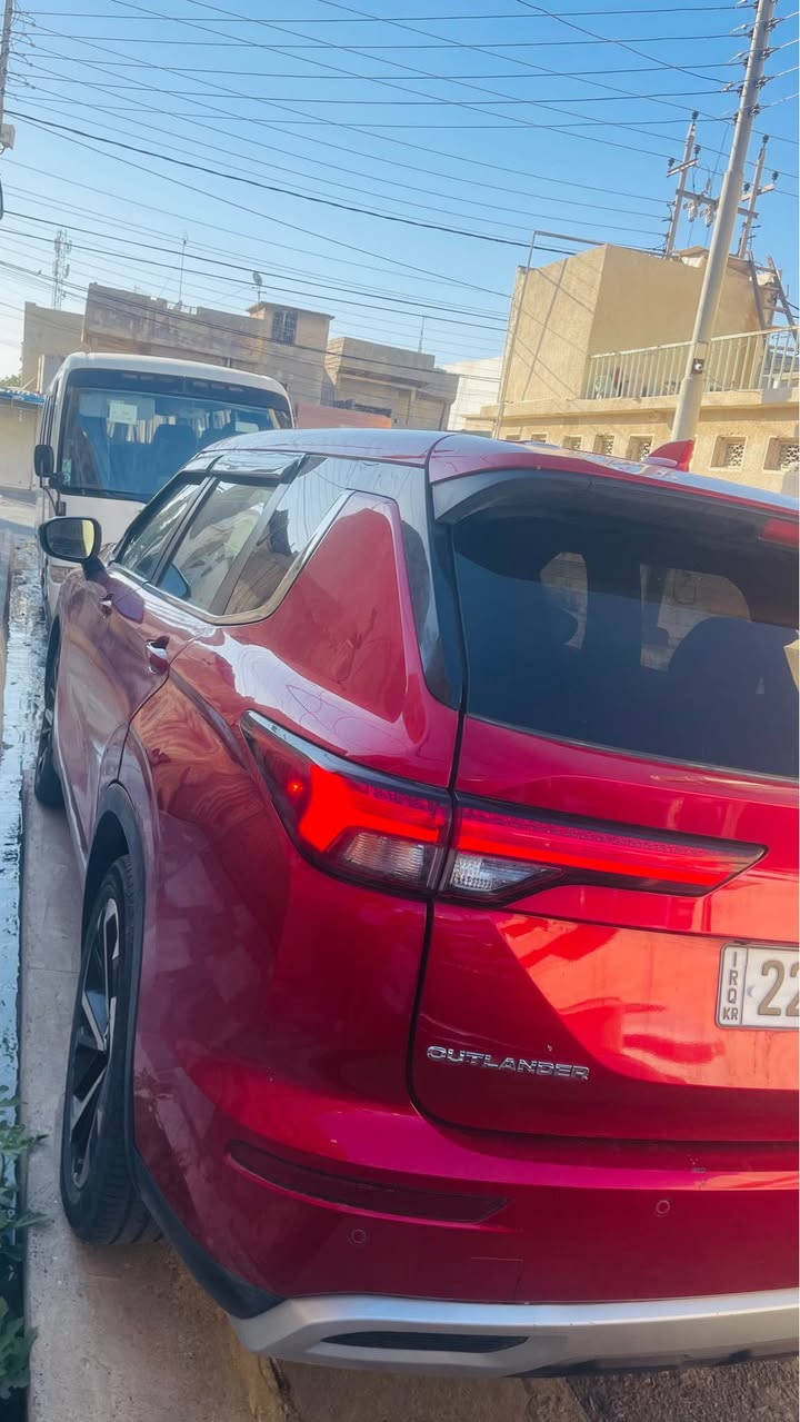 Outlander SE 2023✅
ڕانگی سور 
سەیارەکە زۆر پاک و خاوێنە و هی ماڵە و هی مەعرەز نیە 
مەکینە 2.5 لیتر ✅
گێڕ بۆکس و تۆماتیک 
سەیارەکە ٧ نەفەریە بۆ خێزانی گەورە زۆر باشە و گونجاوە 
شاشەی تاج و ئاردینۆ و ئەپل کار پلەیە 
حەساسە ✅
رادارە ✅ 
٥ کامێرایە 📷
شاشەی ٩ ینج 
سنسۆری پارکینگ 
پشتەوە و پێشەوەی زینۆنە 
سەیارەکە زۆر پاکە بێ چال و شوختە 
سەنەوی تازەیە سەیارەکە بە ناوی سایەقەکەیە 
وەکالە و تەحویل و خرامەی بە شەرت 
کوشن هیتەر کوشن خەزن 
یستۆپ ABS 
مواسەفایەکانی زۆر زۆرن باس ناکرێت سەیرەکەش تا بڵێیت خاوێن و بێ مەسرەفە 
سەنەوی تا 12-12-2030
نرخیشی ١٧٥ وەرەقە یە  
بۆ زانیاری زیاتر پەیوەندی بکە لە خزمەت داین
***********📞
***********📞☎️ رانية, السليمانية
