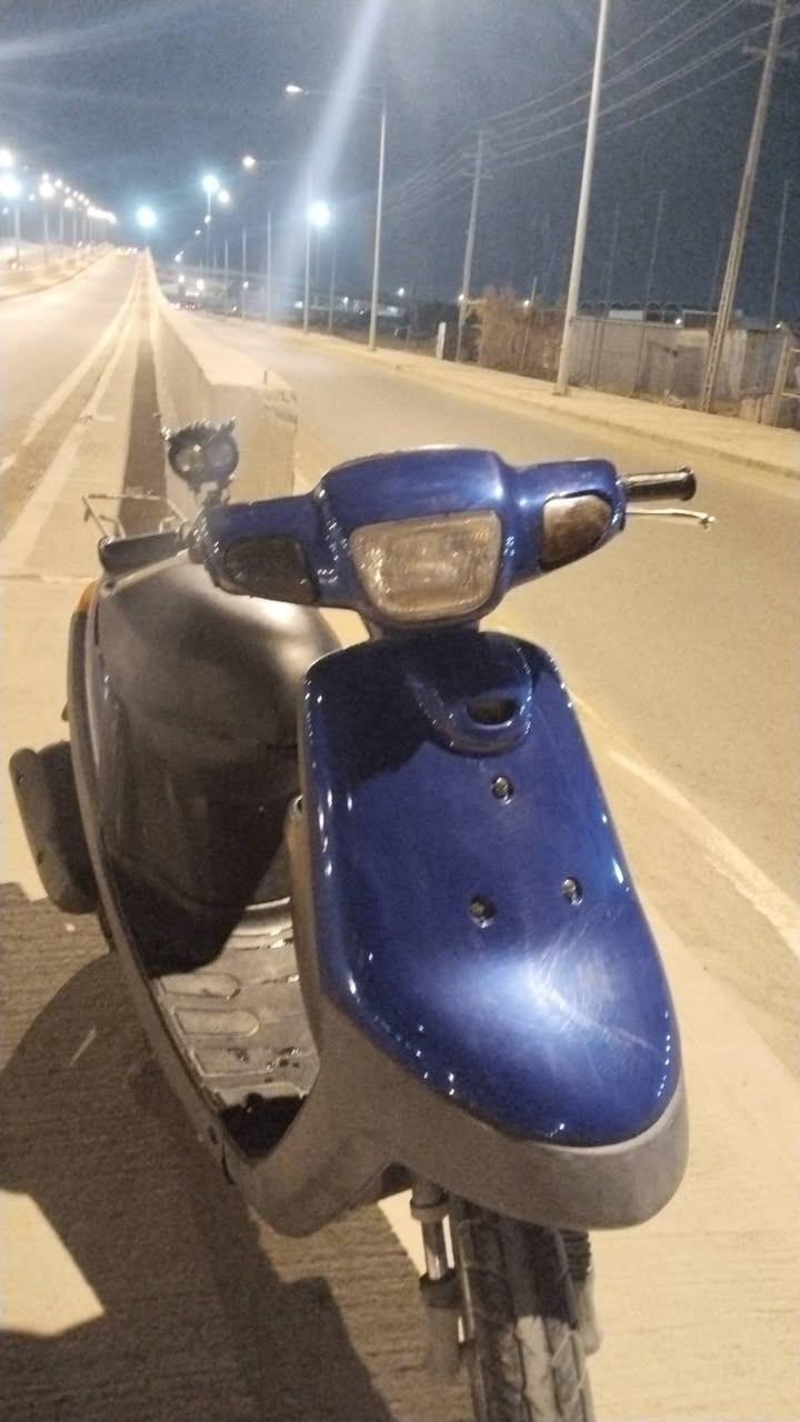 سلام عليكم دراجه بتره نضيفه على ايدي كلشي جديد بيه كهربائيات كامله ناقص بس باتري هندر واحد تشتغل دراجه مرتبه وحلوه لونه مميز شويه  مستعجل على بيعته لان محتاج افلوسه ب 350 وبيه مجال لشراي رقمي هذه : ***********
