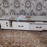 ميز شاشة • طاولة تلفزيون