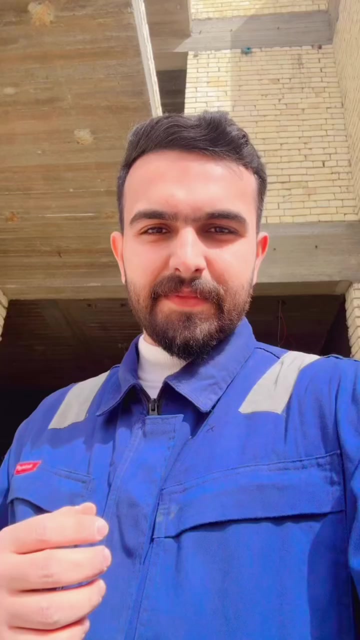 "الهندسة مو بس ربط وايرات، الهندسة هي نظام وأمان يعيش وياك العمر. اليوم حبيت أشارككم لقطات من مشروعنا الحالي، وشلون نهتم بأدق التفاصيل حتى نضمن أعلى مستويات السلامة لبيوتكم.  
المهندس/حسين علاء 
***********-***********
