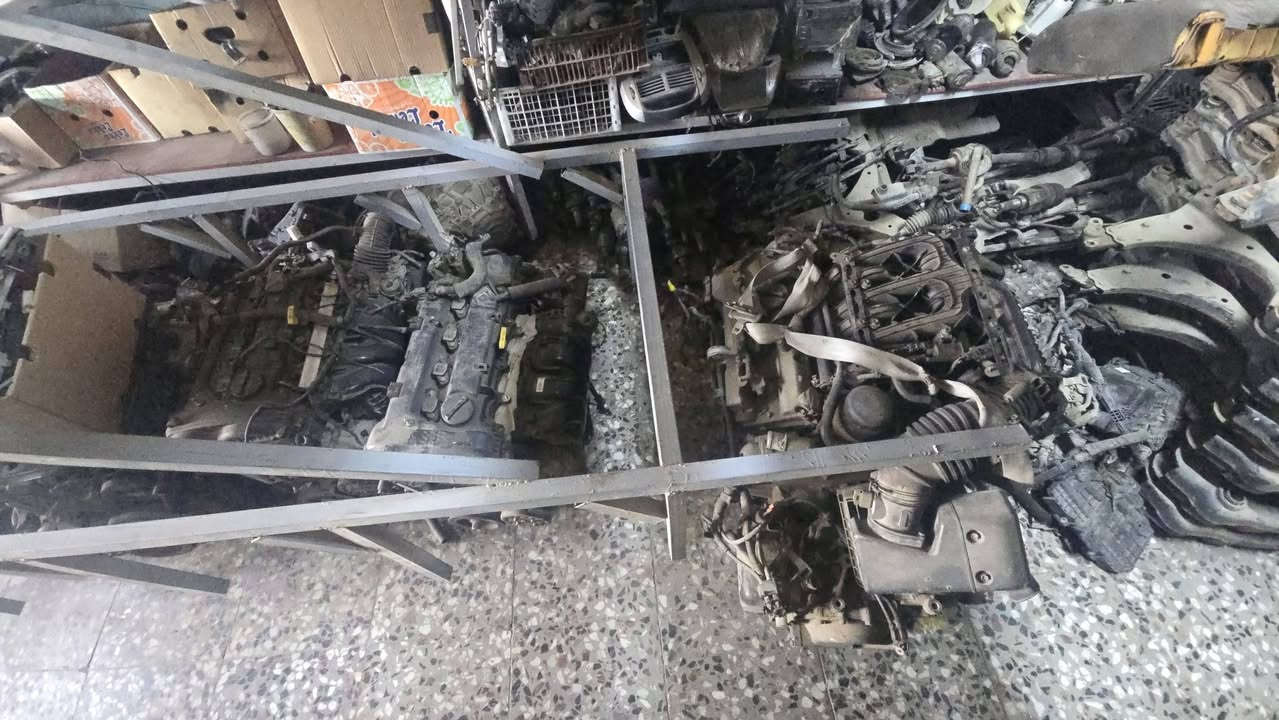 مكاين جي دي اي 2400
و١٦٠٠ جي دي اي 
و١٦٠٠ دوش 
و٢٠٠٠ دوش
و٣٣٠٠ سته سلندر 
كاملات هنه وكيورتهن
مكان حله حي الصناعي
***********
