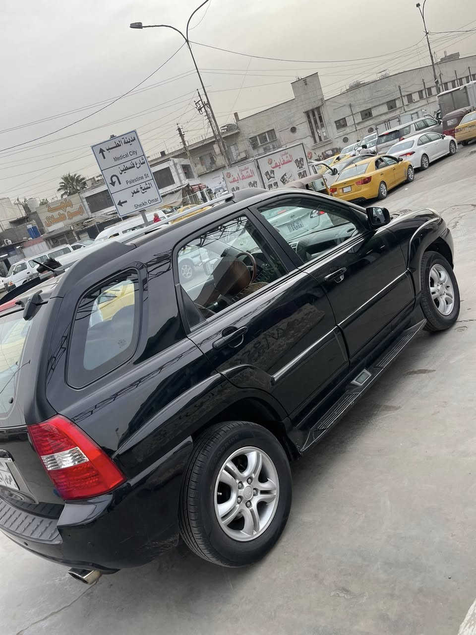 السلام عليكم للبيع كيا سبورتج خليجي 2008 مكفوله من الضربه والصبغ ومكفول كير ومكينه وتبريد وصدر فول مواصفات فتحه شاشه كامره حساسات ماشيه 190 داخل جلد مشمشي بلاد 
مكاني بغداد زيونه 
السعر 117 ورقه 
***********
