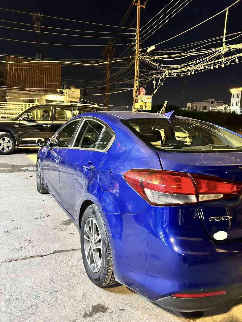 السلام عليكم كيا فورتي موديل 2018  للبيع او مراوس حسب القناعه
مكينه 2000 كير at المرغوب بيها بارد بصفحه السايق بايبن 
بارد قليل قطره صبغ مابيها تبريد شغال تايرات جديده صدر نظافته ٨٠٪؜ رقم بغداد بسمي تحويل ثاني يوم السياره نضيفه ماشيه 100 الف مكينا وكسر خير من الله رايدها ب 123 وبيها مجال حك الجيه مكاني بغداد الشعله *********** 
***********
