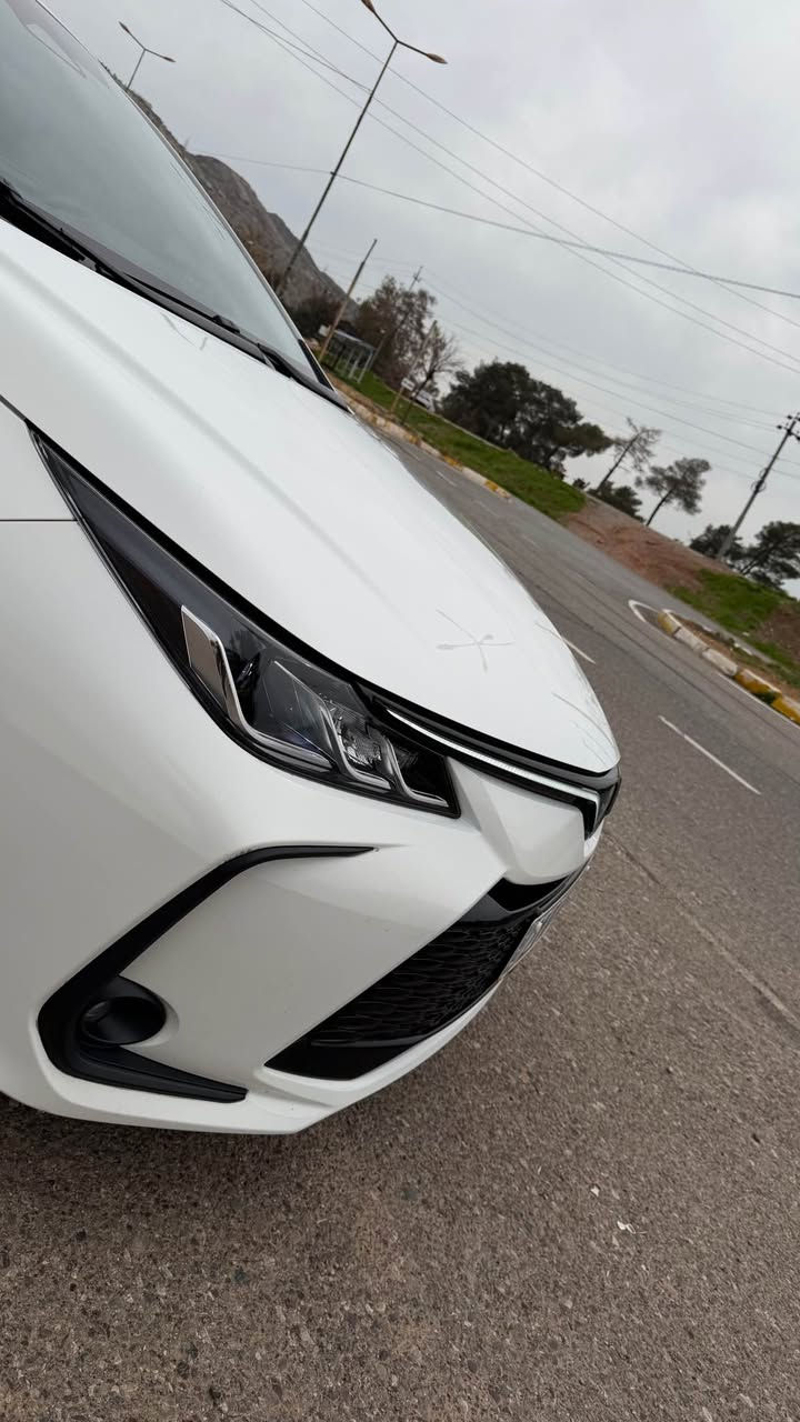 کۆرۆلا مۆدیل 2025 HEV کوشین جلد سلاید بێ بۆیاخ بێ شوخت هیچی پێوە نیە کتابی جام رەشی لەگەلە 15 هەزار رۆیە چەمبەری LED بۆ بەستراو دەعامی پێش پشت هەردوو دۆسەی PPF کراوە گاعی قالبی بۆ داندراوە وەک سفر وایە نرخی 158 وەرەقە (شوێن_کۆیە ) *********** كويسينجاك, أربيل
