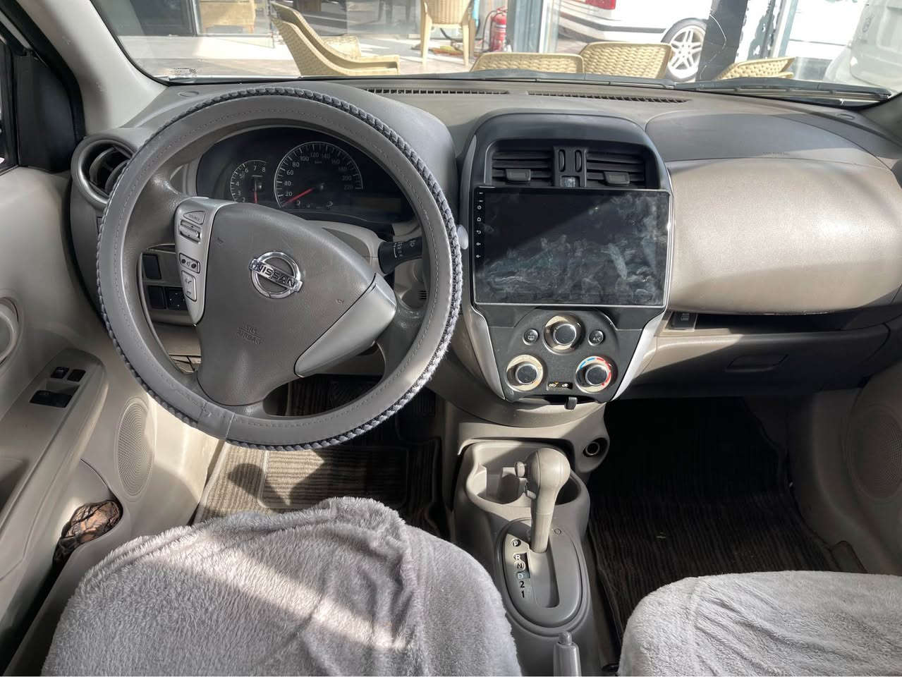 نیسان لاکشمیبایی 2016 ڕەقەم و سەنەوی نوێیە 
گێڕ و مەکینەی بەشەرت تەحویل و غەرامەی بەشەرت 
تەقە و ڕەقەی بەشەرت 
سەیارەکە یەک پارچەی بۆیاخە بێ ناوگرتن بێ لێدران 
سەیارەکە سعری 
91 گەڵا و مەجال 
***********
هەولێر بنەسڵاوە أربيل, العراق
