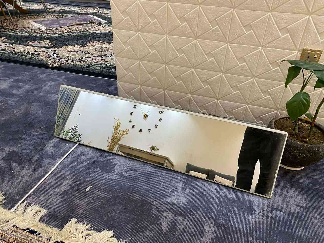 ئاوێنەی دوکانی جلوبەرگ بۆ فرۆشتن بۆ زانینی نرخ نامە بنێرە یان پەیوەندی بکەن بە ژمارە مۆبایلی *********** شوێن سلێمانی
