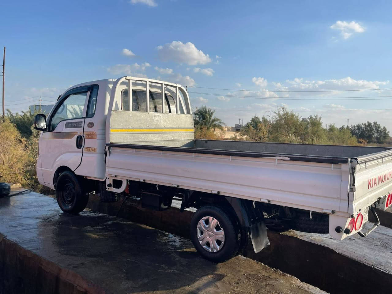 سلام عليكم كيه موديل 20  مكفوله من الضربه والَخياس رقم الشاصي موجود مجفته قبل اسبوع تجفيت شركه يشهد الله رقم البصره ومكان السياره ميسان الاستفسار ع رقم *********** السعر120
