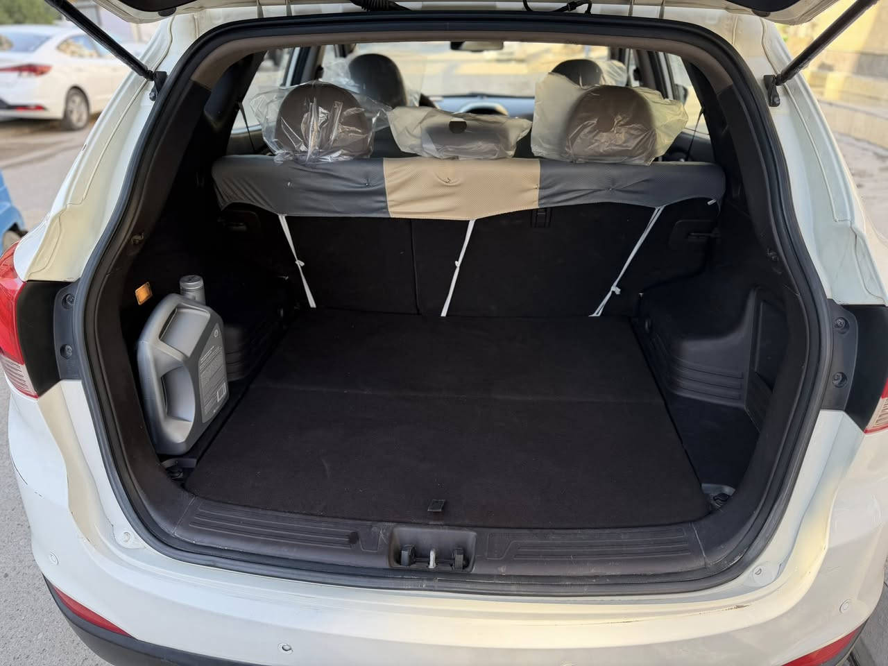 السلام عليكم للبيع توسان موديل 2013 رقم سليمانيه بسم عربي تحويل ثاني يوم مكفوله من الصبغ بيها حالوب سياره غير الحالوب كفاله عامه تخم تاير صدر كفاله كير مكينه  مكاني البياع شرطه الخامسه السعر. 125  وبيها مجال  هاتف ***********
