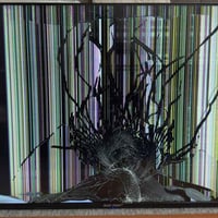 ٥٠ بوصة • ايست بوينت • شاشة مكسورة