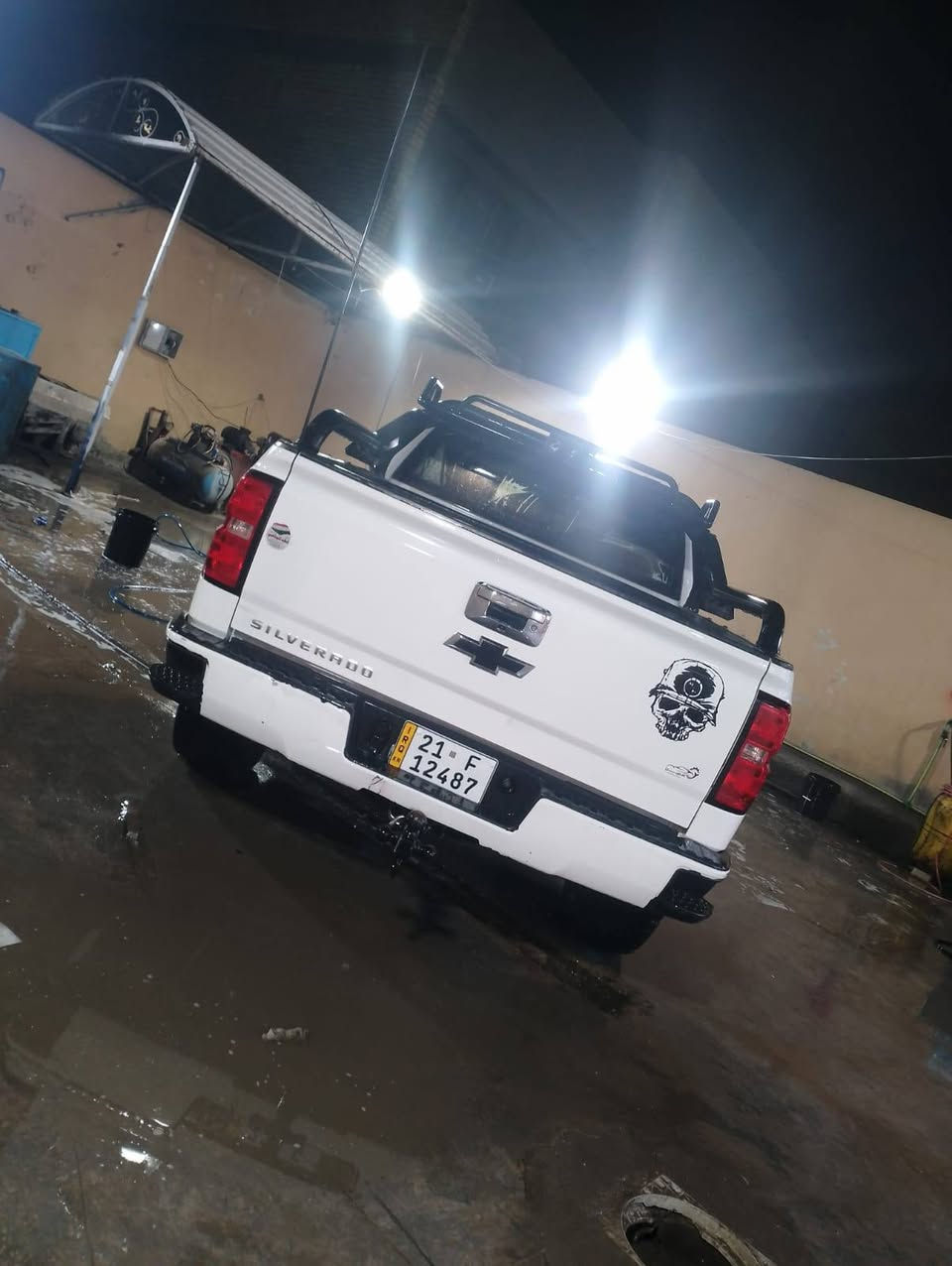 (بيع او مراوس)                                    سلفدور 17خليجي مكينه 4300   6سلندر اقتصادي السعر 190وبيها مجال معلايه 6انج بيها مكانات صيغ اثر شخط  ستوته وسونار سياره  موجود بلمنشور جاهزه كير مكينه تبريد صدر خير من الله مكان السيارة  بغداد ***********
