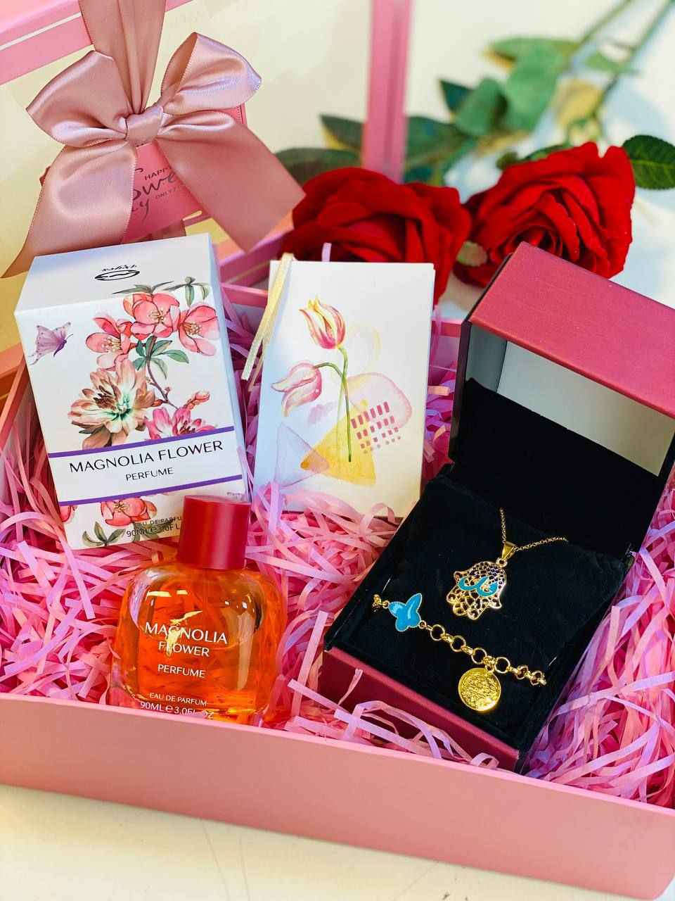 🎁هديه عيد الام 🎁
❤️ولأن الأم أكبر من أي كلمة و أعمق من أي هدية فمهما قدمنا لها لن نجازيها❤️

🎁  بوكس صغير وقلادة ام الكف🤚 كلمة قل 💙ذهب برازيلي نازكة وحديثة ، طلاء ثابت 🎀
مع سوار ليرات فرفوشي ذهب برازيلي يجنن نازك وحديث طلاء ثابت مدى الحياة 

🫰مع عطر زهرة الماغنوليا MAGNOLIA FLOWER  هو عطر يجسد نضارة الأزهار والفواكه المتألقة. 🥹 يبدأ عطر زهرة الماغنوليا  برائحة وردية فاتحة مع دفعة نابضة بالحياة، يتم إضاءة فلفل سيتشوان بواسطة برتقال الماندرين والخوخ الوردي من آسيا. في قلبه تسيطر نشوة الأزهار على أناقة زهرة الماغنوليا الساحرة وثلاثية من الورود الحسية، يندمج هذا التناغم الزهري مع عذوبة الأخشاب الأشقر والمسك الأبيض
🎁مع بوكس ورود وزينة وكارت معايدة تكتبون بي الجملة الي تحبون تهدوهة للغاليةالعزيزة
🚘يوجد خدمة توصيل لجميع محافظات 🚘 بغداد, العراق


**إذا كنت صاحب هذا الإعلان وتريد حذفه لأي سبب، رجاءا أرسل رسالة إلى الدعم الفني**