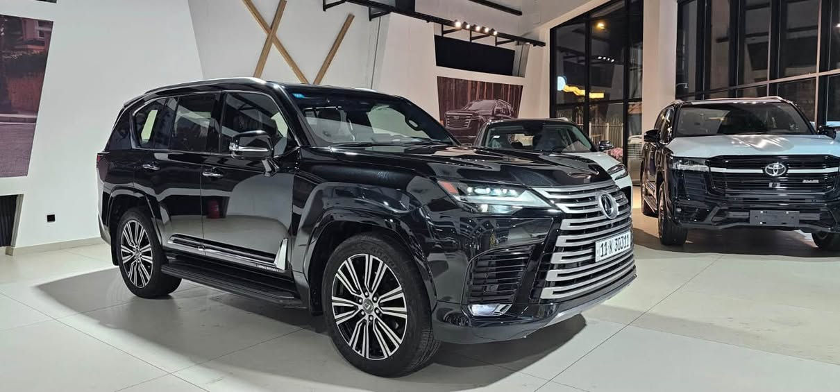 لكزز Lx 600 2025 بلاتينيوم 
ماشيه 6000 كم
مغلف PPF
بريم داخل احمر 
7 راكب
للاستفسار ***********
