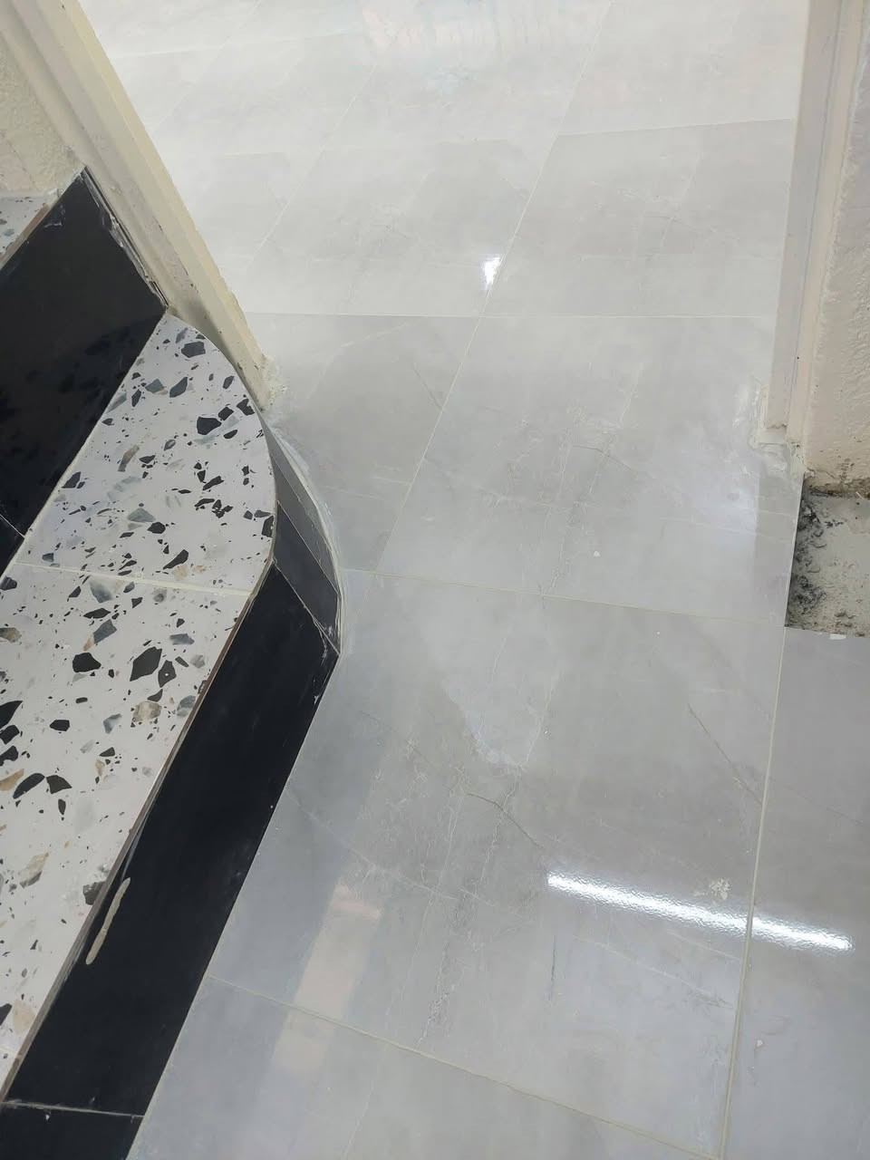 جزء من اعمالنا مدينة الفلوجه ونواحيها عمل السيراميك الكاشي البورسلين مرمر جدار وارضي بكافة انواعه متفرغين حاليا للتواصل
***********   ***********
