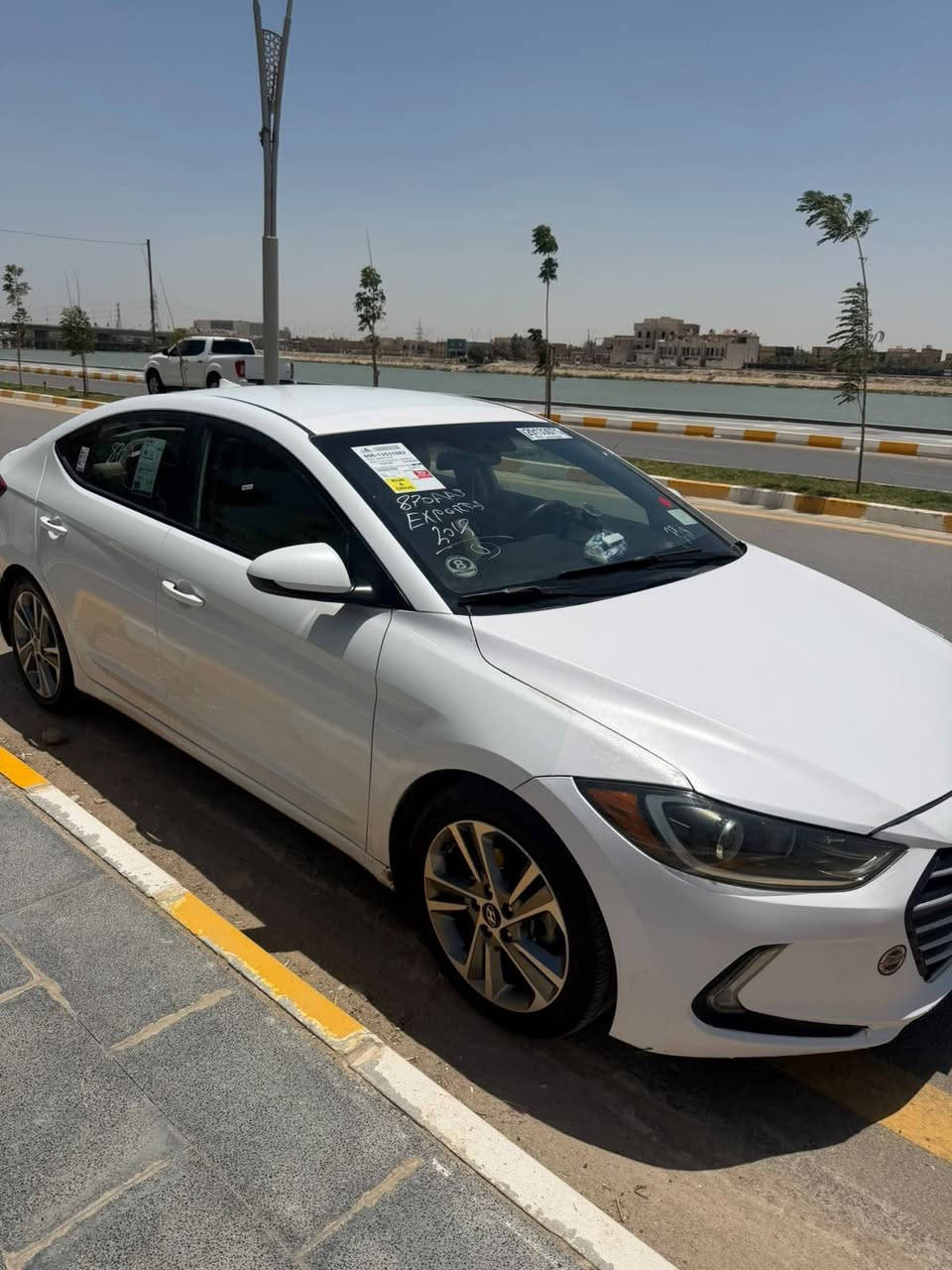 النترا 2018 وارد أمريكي نص فول
السياره جاهزه كير محرك 2000 دوش تبريد حداديه تخم تاير على آخر حبايه 
حادث بنيد مصلح بدون تبديل وقبق التكمه رشه بسيطه بل مقدمه بدون دواخل ليبل واحد صور الحادث موجوده 
رقم ذي قار مشروع وطني 
مداور ثاني يوم 
السياره بيها تگشير بسيط طرف القماره كلش بسيط وبيها بخشم الجاملغ الأمامي هم تكشير  ومعروف الأمريكي بل تكشير 
باقي السياره كفاله 
مكاني ناصريه مركز 
السعر 118 وبيها مجال حگ الجيه 
*********** بي وتساب
