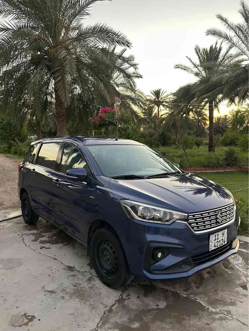 سازوكي 2018خليجي 
 مكفوله من الضربه والصبغ
اقتصاديه محرك 1500 بدون دوانز 
تبريد قطعتين مركزي ثلج
سبعه راكب عائليه
السياره بعده جديده ونضيفه 
وعليه ادامه كامله 
مال بيت للجنايه
سنويه وهزه جديده باسمي شرط احول ثاني يوم
للتواصل اكثر اتصال وواتساب ***********
السعر104 وبيه مجال قليل 
مكانه بغداد جسر ديالى 
ملاحضه اذا تريد تشوف السياره اني اجيك لمكانك وتدلل بغداد, العراق
