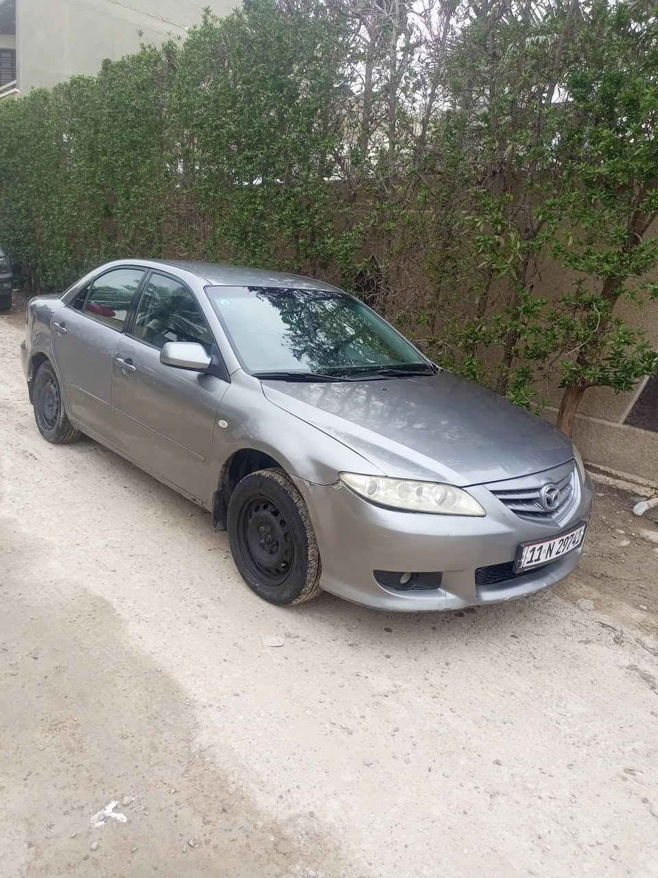السلام عليكم مازده زوم6 2003 
تخم تاير جديد جواها
محرك وكير مال كامري 2200
رقم جديد بغداد بسمي 
نواقصه كمبريسر تعبانه
فان شغال  
دبلات يرادله 
مكاني بغداد الشعب الثعلبه
سعره 38بيه مجال 
وهذا رقمي ***********
