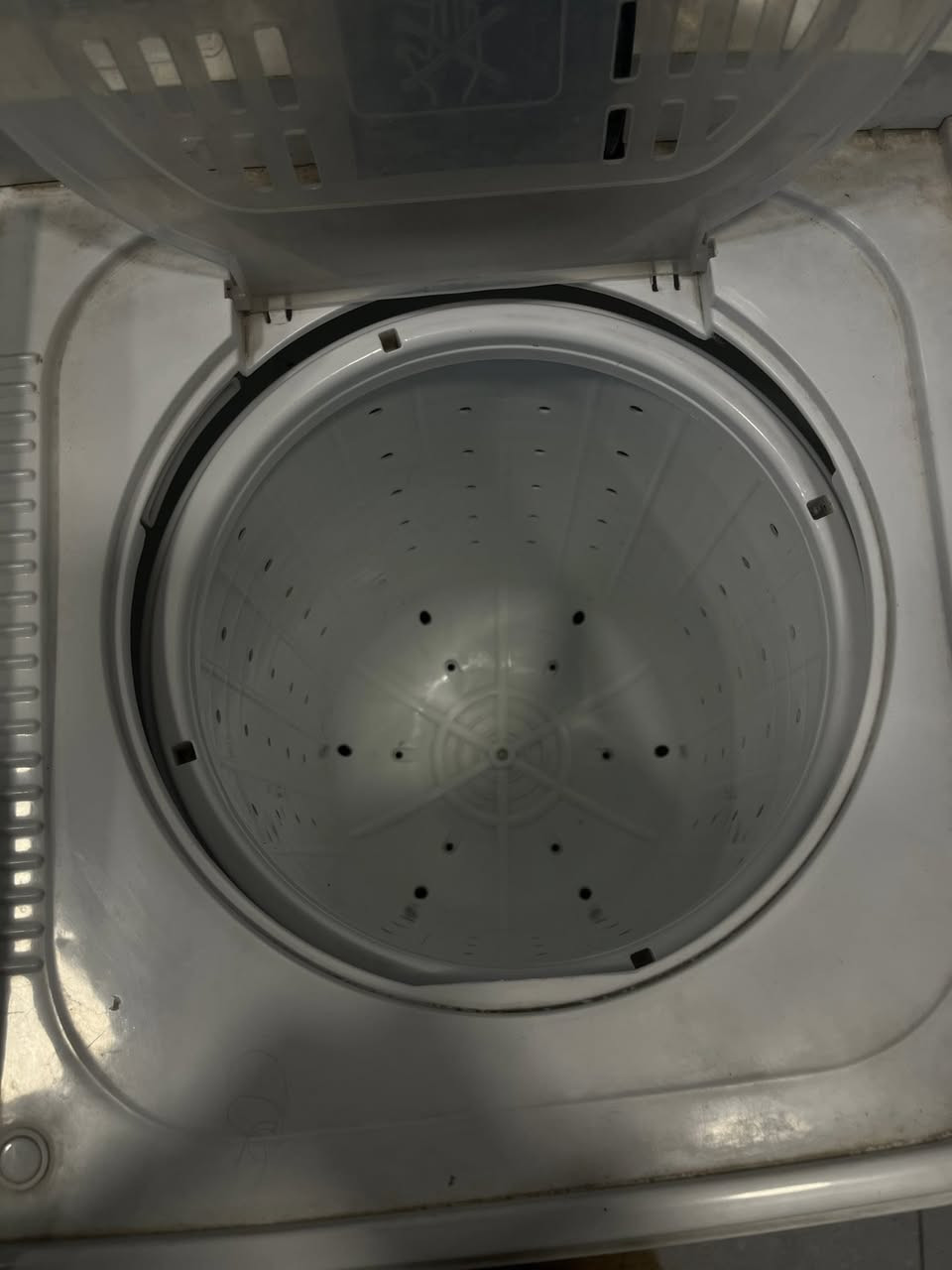 غساله مستعمله قليل جداً جديده تغسل بطاطين هم سعرها 125 المكان حي الجهاد تواصل على رقم ***********
