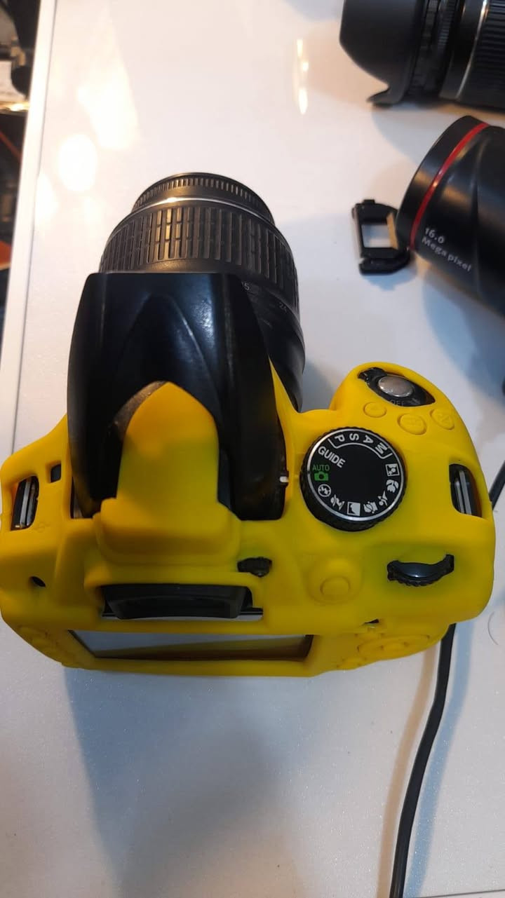 سلام عليكم كامرا نيكون 3100d للبيع السعر 250الف وبيها مجال قليل حك الجيه مكاني  البصره ابي الخصيب اذا شراي تعال خاص وتدلل
ملحقاتها بطاريه وجنطه وشاحنه اصليه وبطاريه اصليه ورام وغلاف كامرا اصفر 
اعيد واكرر مكاني البصره ابي الخصيب ؟


**إذا كنت صاحب هذا الإعلان وتريد حذفه لأي سبب، رجاءا أرسل رسالة إلى الدعم الفني**