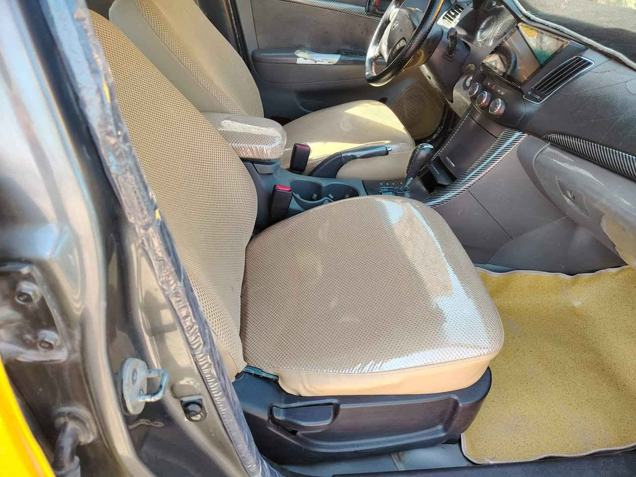 السلام عليكم سوناته للبيع 2010 سياره جديده مابيها اي نقص كير مكينه حداديه كلهن جدد تخم تاير جديد مصفره من الهيئة والمرور مداور ثاني يوم تبريد خير من الله السعر 75 وبيها مجال بصيط الرقم *********** و*********** ما اتواجد عالفيس الشراي يتصل بيع فقط ما اراوس
