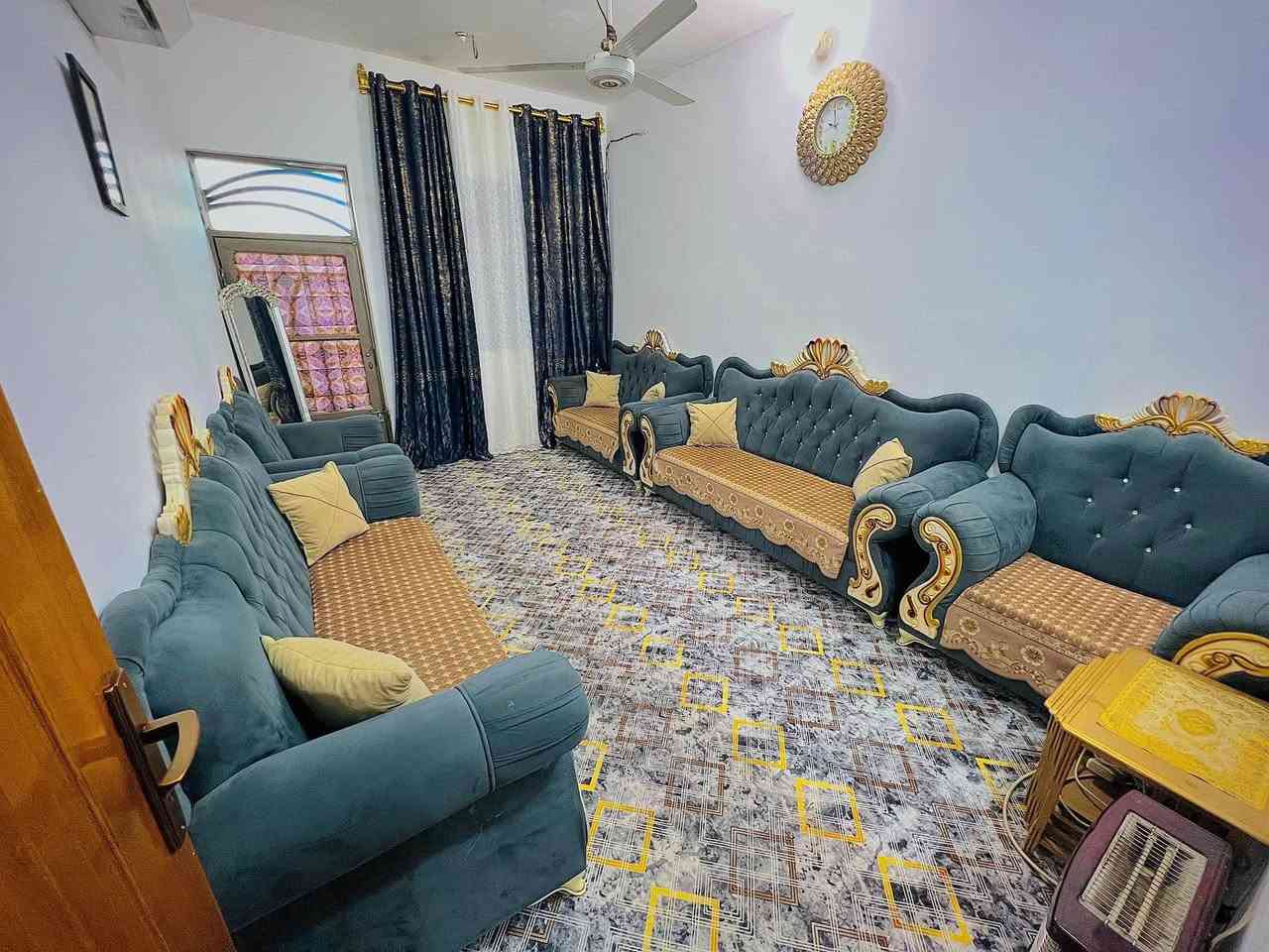 ‏السلام عليكم
‏بيت 100 متر 5×20 بناء سنة 2018 طابو صرف في كربلاء  منطقة حي العسكري قطاع 16 (الطاقة) طابق واحد بلوك كونكربت مسلح الارضية كاشي والسطح فرشي المنطقة كاملة الخدمات يحتوي البيت على : 
‏1. استقبال 
‏2. صالة 
‏3. مطبخ 
‏5. غرفة 
‏6. صحيات عدد 2 
‏البيع بسعر معقول 
‏يرهم مراوس 
‏اي استفسار اتصل وتدلل 
‏*********** وتساب 
‏
‏‪***********‬
