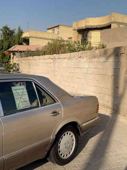 السلام عليكم للبيع مارسيدس S class أو جامبو حجم 300SE باب قصير 6 سلندر 3000 دبل سويج واحد عادي بلادي واحد ريموت تبريد ثلج مابيه اي نضوح او تبخير ومابيه اي نقص جاهزه من كل النواحي دبل مروحه دبل فيتبم دبل هورن موديل 1991 وارد يابان كفاله عامه عدا صبغ للجماليه فول مواصفات سلايد روڤ جام كشنات جلد جام كهرباء خزن ميموري كتلوكات الشركه صاج بلادي داخل بيجي بردات برده خلفيه تليفون بلادي كشنات كهرباء سياره جديده بأسم صاحبه تحويل مباشر رقم بغداد الجديد مكان السياره بغداد الزعفرانيه السعر 120 وبيهه مجال للاستفسار ‭***********
