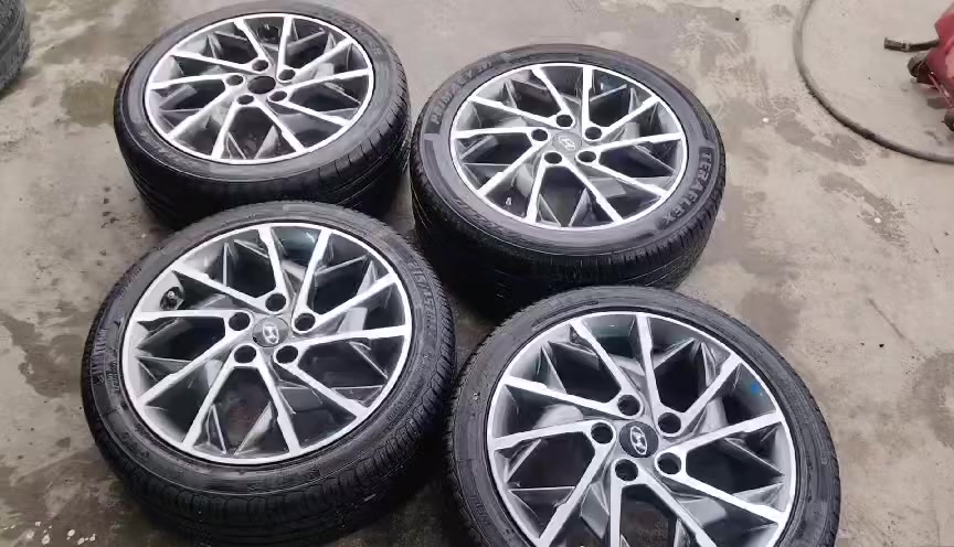 تخم ويل كب الإنترة موديل ٢٠ حجم ١٧ بيع أو مراوس العنوان بغداد الشعلة ***********
***********
