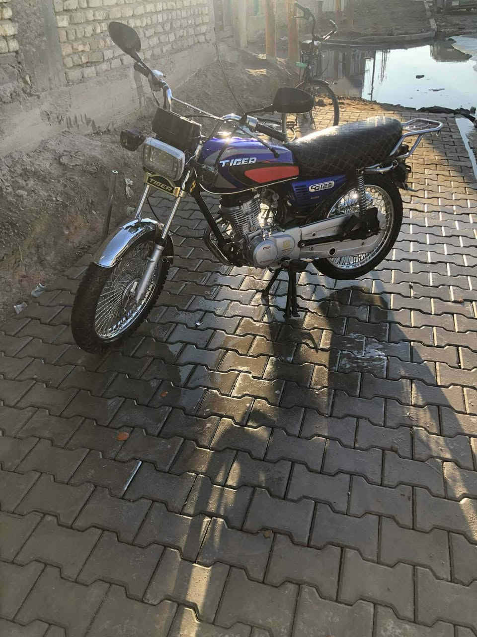 سلام عليكم دراجه تايكر لل ب يع موديل 2020 مكفوله كفاله عامه برقي ممفتوح بيهه عل وضع شركه  ال س ع ر خاص مكاني شيخ حمد او اتصل عل رقم ***********
