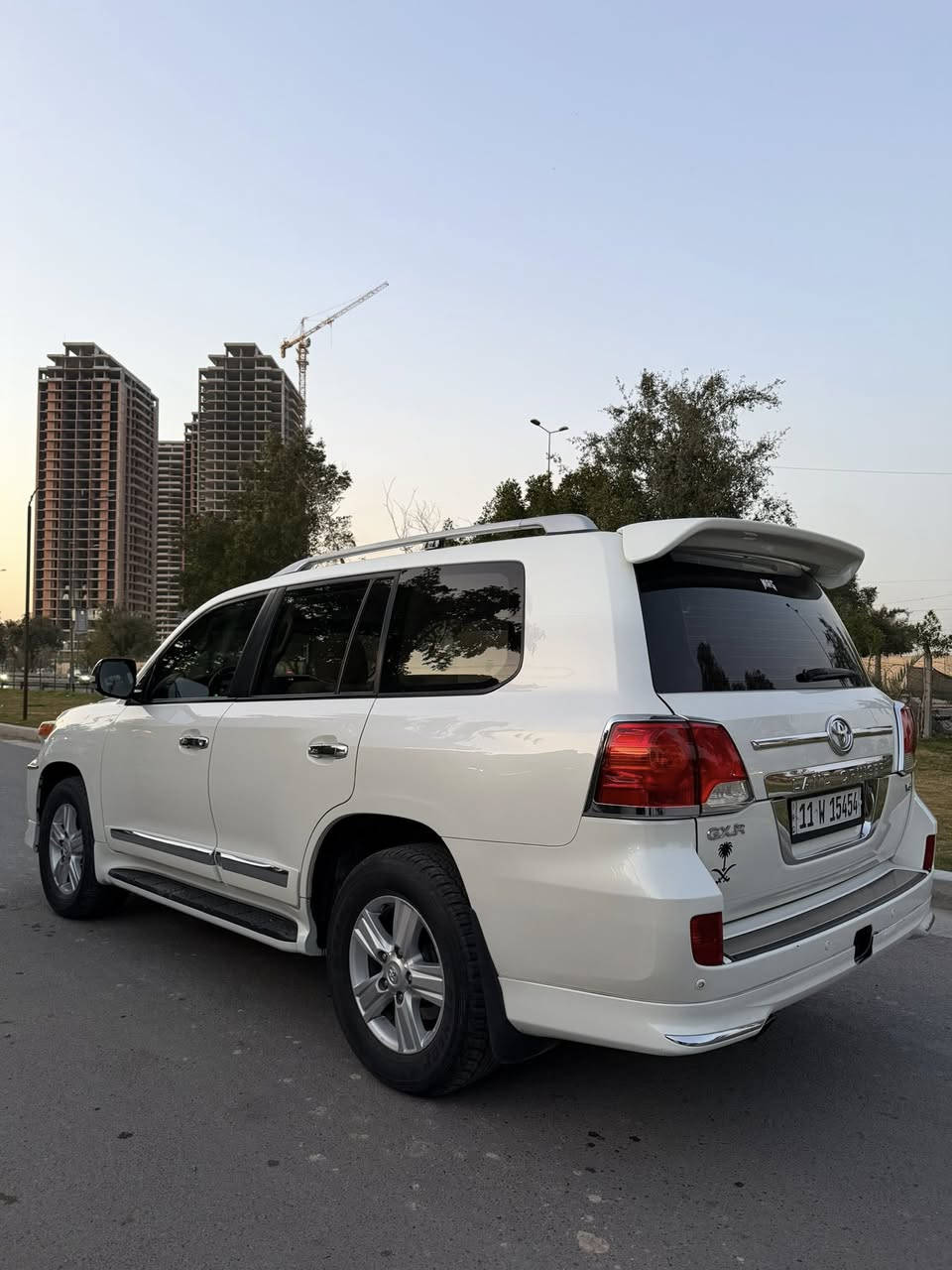 السلام عليكم
لاندكروز ساز للبيع
موديل 2014
ماشيه 120الف حقيقي 
بيها قطعتين باب الصدر وجاملغ 
السياره جديده ونظيفه
السعر 36ونص 
للاستفسار ***********
