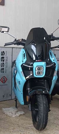 سوبر ايبو  ليثيوم 50 امبير بارحه شتريتهه وصلهه موجود بعدهه زيرو مامشيت...