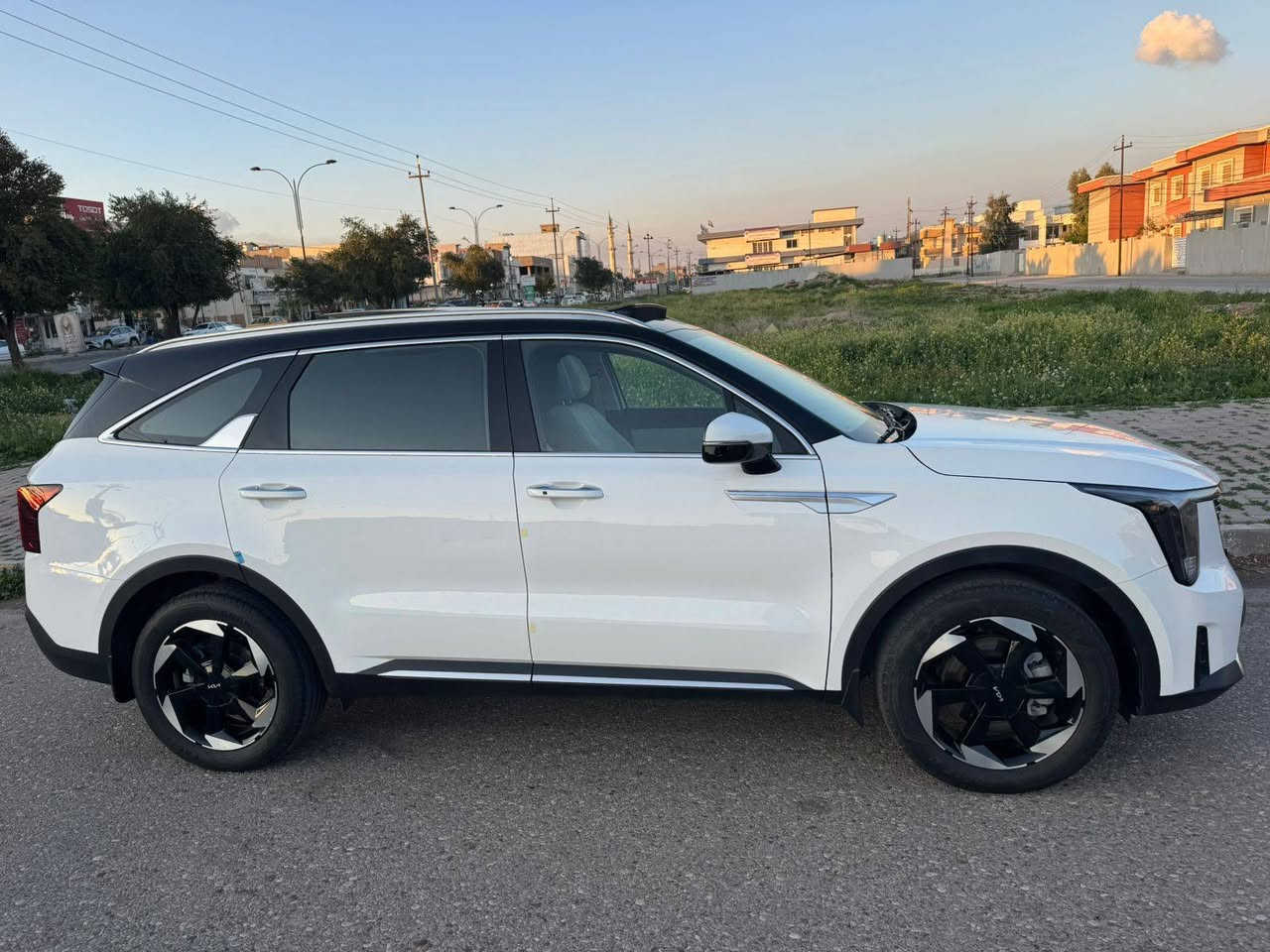 سورنتو2025 ( خـليـجـي )
خليجي مكفوله كفاله عامه
من صبغ فقط رصعه بارد
كشن مخمل  قماره  
بنراما 
اناره محيطيه متعدده الالوان((( ماشيه 18 الف 
لايت زنون عالي ناصي
لايت خلفي امامي LED
 بعده وضع الشركه سياره
محرك 6 سلندر
كير ماوس
كشنات كهربائي
هندبرك دكمه 
وضعيات قياده 
مساعده منحدرات 
جنطه كهرباء
تشغيل عن بعد 
بردات خلفيه
شاشه متصل  
شاحن وايرلس 
كيجات متغير الكتروني وعادي
نقطه عمياء
شاشه لمس متغير التحكم 
ستيرن فول تحكم
7راكب
الاناره الداخليه LED
دخول بصمه ذكي
حساس امامي
حساس خلفي
قبضات الباب الالمنيوم 
مري شفط
حاملات اكواب 
جام 4 AOT
تشغيل عن بعد..
كير ماوس 8 نمر 
ويل حجم 19
رقم سليمانية بأسمي 
مكان سيارة كركوك
***********
