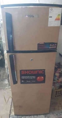 ثلاجه للبيع ما صار هواي من اخذتهه اخت جديده لسعر 200 تواصل 07771366036