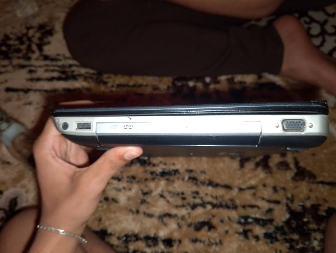 السلام عليكم لابتوب Dell للبيع
مواصفات 
Cpu i5 2520
Gpu intel hd3000
Ram 8 
Hdd320
شاشه 60هرتز 
15انج
مع كامل ملحقات جنطه و شاحنه 
سعر130 بي مجال
متوفر توصيل 
باقي مواصفات بل صور


**إذا كنت صاحب هذا الإعلان وتريد حذفه لأي سبب، رجاءا أرسل رسالة إلى الدعم الفني**