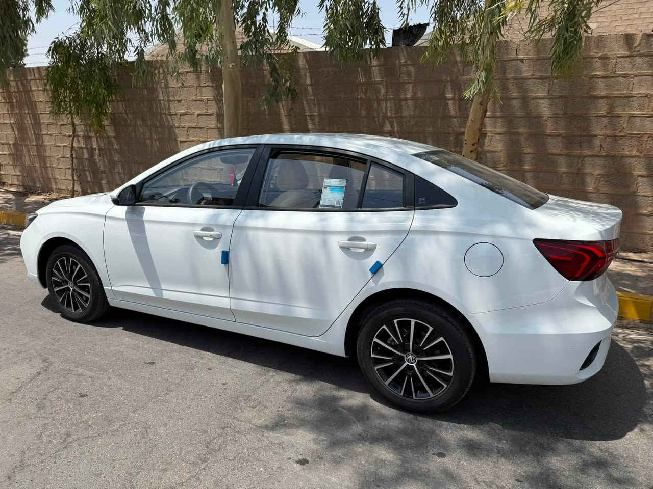 📌 للبيع: MG 5 Plus موديل 2025 – بحالة الزيرو! كفالة عامة
🔹 أهم المواصفات:

 المحرك: 4 سلندر / 1500 (تنفس طبيعي – اقتصادي جداً )

 المسافة المقطوعة: ( 3 ) الف كم (جديدة تماماً)

 الضمان: تحت ضمان الشركة الرسمي

 الرقم: أربيل (بأسمي)

اللون : ابيض

 العجلات: ويل كب 4 قطعات

 دخول ذكي + تشغيل بصمة

 نظام Auto Hold + Auto Brake

 مثبت سرعة وتحكم ستيرن كامل

شاشة ابل كار بلي واندرويد

حساس خلفي

حساس ضغط اطارات

لايت زينون + اشاير بالمري

تبريد قطعتين (أمامي وخلفي)

💰 السعر والملاحظات:

 السعر: ( 120 ) ورقة وبيها مجال بسيط .

دفتر بانزين بيها . 

فحص السيارة مرفق مع الصور في المنشور . 

📞 للتواصل والاستفسار:

 رقم الهاتف: [***********]

 المكان: { كركوك / قضاء طوزخورماتو }

