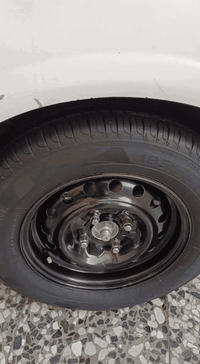 تايرات 14جدد التواصل ع الخاص او الرقم السعر 75الف اربع تايرات الرقم 07...