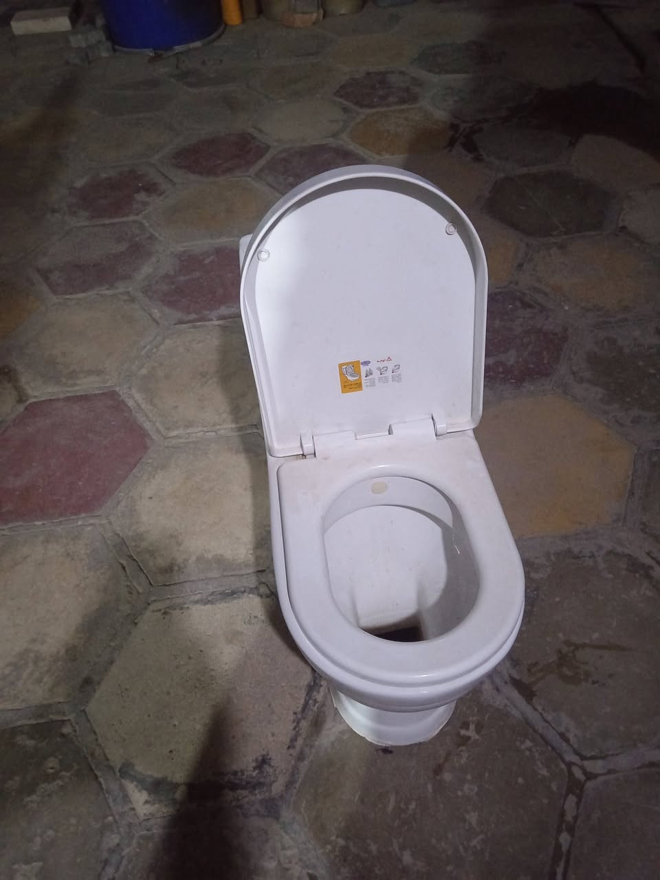 مقعد غربي مامستخدم ربطنا وشلعنا لبيع السعر ٥٠ قفل ***********
