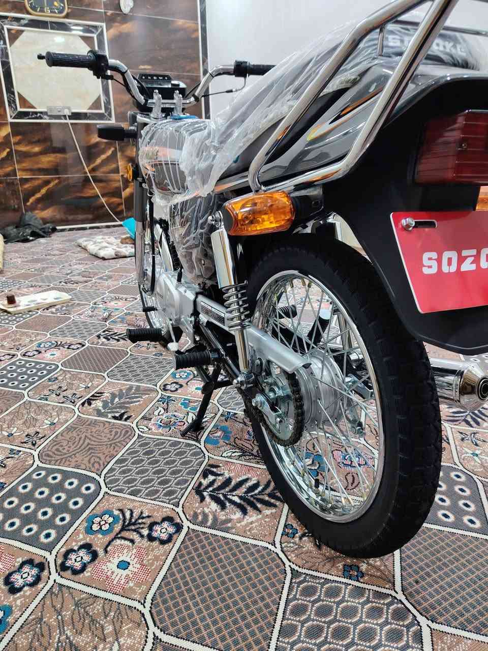 سلام عليكم شباب دراجه ساسوكي خبط للبيع دراجه شوفت علينك نضافه فول بخدمت الشراي. مكاني حي العسكري ***********
