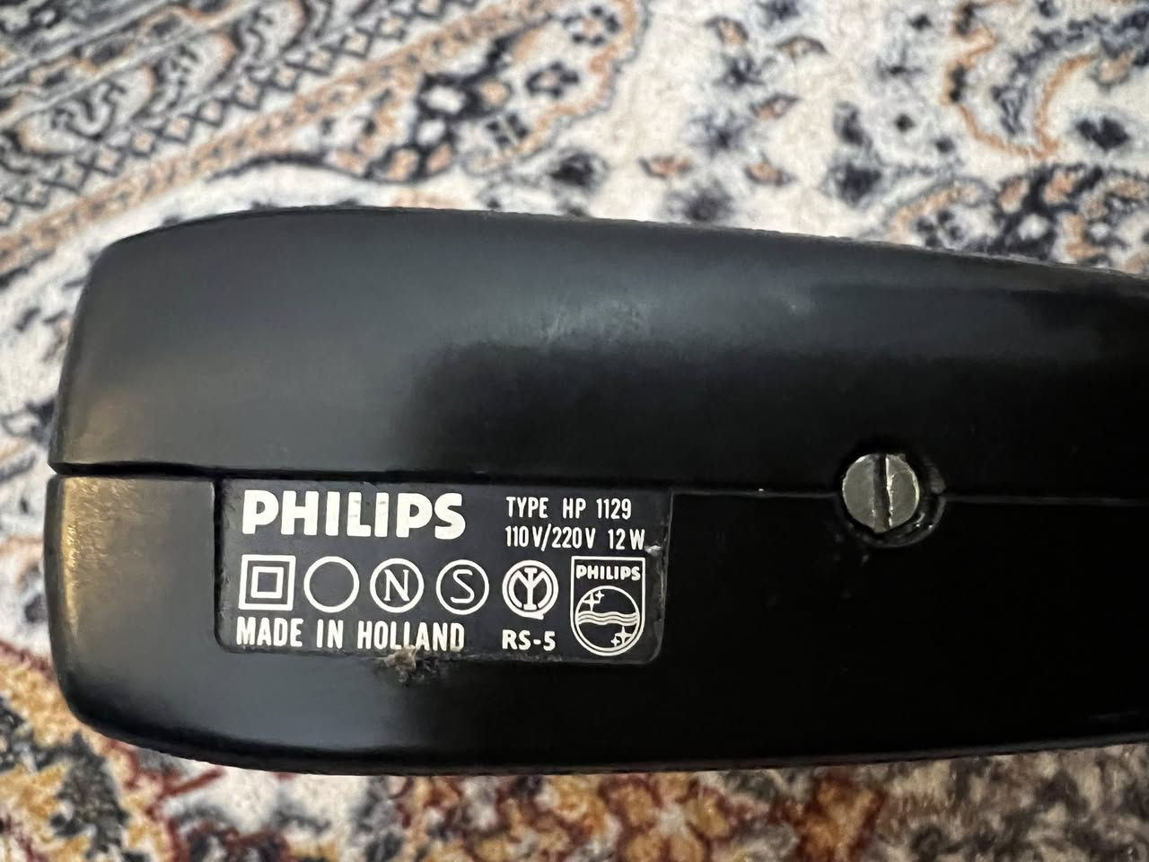 مكينة حلاقة نوع جلاية فليبس  صناعة هولندي كهرباء فقط صفر موس .. السعر خاص رجاءا


**إذا كنت صاحب هذا الإعلان وتريد حذفه لأي سبب، رجاءا أرسل رسالة إلى الدعم الفني**