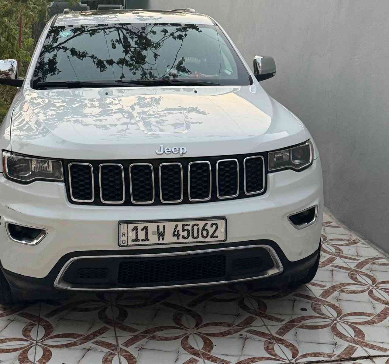 جيب لمتدد 2019
‏سعة المحرك V6_3600
رقم بغداد بأسمي
المسافة المقطوعه  ( ٤٨ الف ميل ) حقيقي  
المواصفات : 
نضام SPORT + ECO + Normal
*مصابيح الامامية زنون عالي و ناصي
•⁠  ⁠دفع رباعي 4x4
*محدد سرعة 
▪️فتحه 
▪️حساس خلفي 
▪️مانع انزلاق
▪️جنطة كهرباء
▪️ويل كب 20
▪️كشنات كهرباء جلد
▪️صفي المقاعد الامامية تدفئة + المقود 
▪️اطفاء ذاتي للمحرك لتوفير الوقود
▪️شاشة كبيرة نضام Gps كار بلي 
▪️تشغيل واطفاء عن بعد
▪️مري جانبية هيتر مع عاكس للضوء 
▪️كامرة خلفية دوارة
▪️رادار  + نقطة عمياء 
▪️بصمة ابواب  
▪️انارة داخلية
وارد امريكي 
السعر255  وال   
مكان السياره :بابل /  رقم بغداد / ***********
