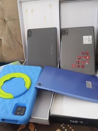 ايبادات شلعه 4 قطع فحم بيهن شاشه مكسرة وبيهن بس سوفتات اعلى سعر ابيع 0...
