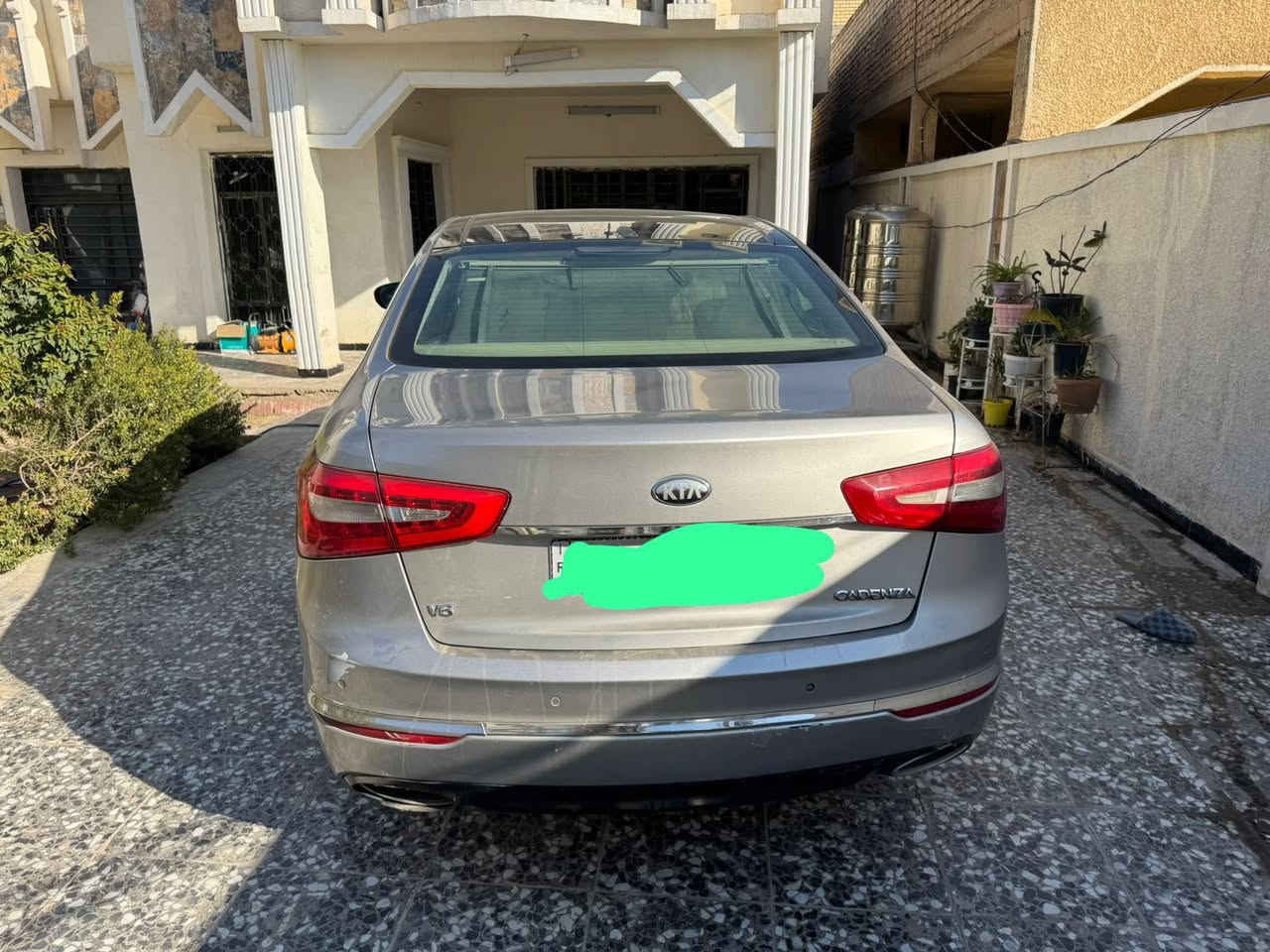 الســلام عـليـــكم  عليكم ورحمة
سياره كاتنزه 2014فول واحــد على واحــد Vip اعلى فئه السياره بيها بس صفحتين رش اثر شخوط بسيطه رقمها الدولي بغداد جديده السياره تبريد تدفئه دوخلها جلد تخم تاير سياره كامله ***********
***********
السعر  140
