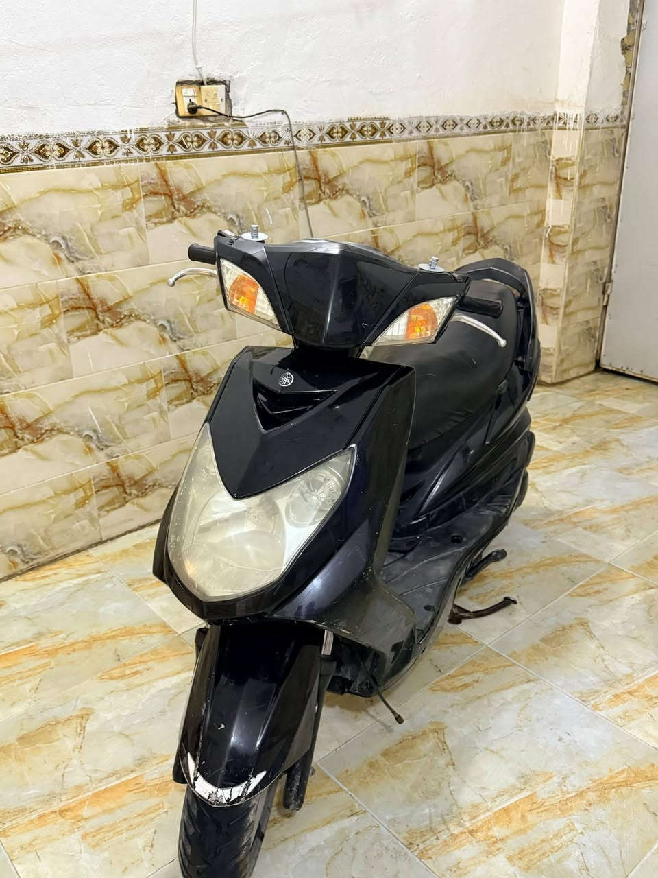 السلام عليكم شباب دراجه سكنس فحل كابريتر  دراجه حلوة او ناعمه نكره وحده سلف كهربائيات شغاله اوراق بسمي  سرعه 140 دراجه نضيفه للبيع سعرهة 500 او بيهة مجال ، او مراوس ابفراشه  نضيفه مكلف بل نشر   هاذه راعيهة ***********
